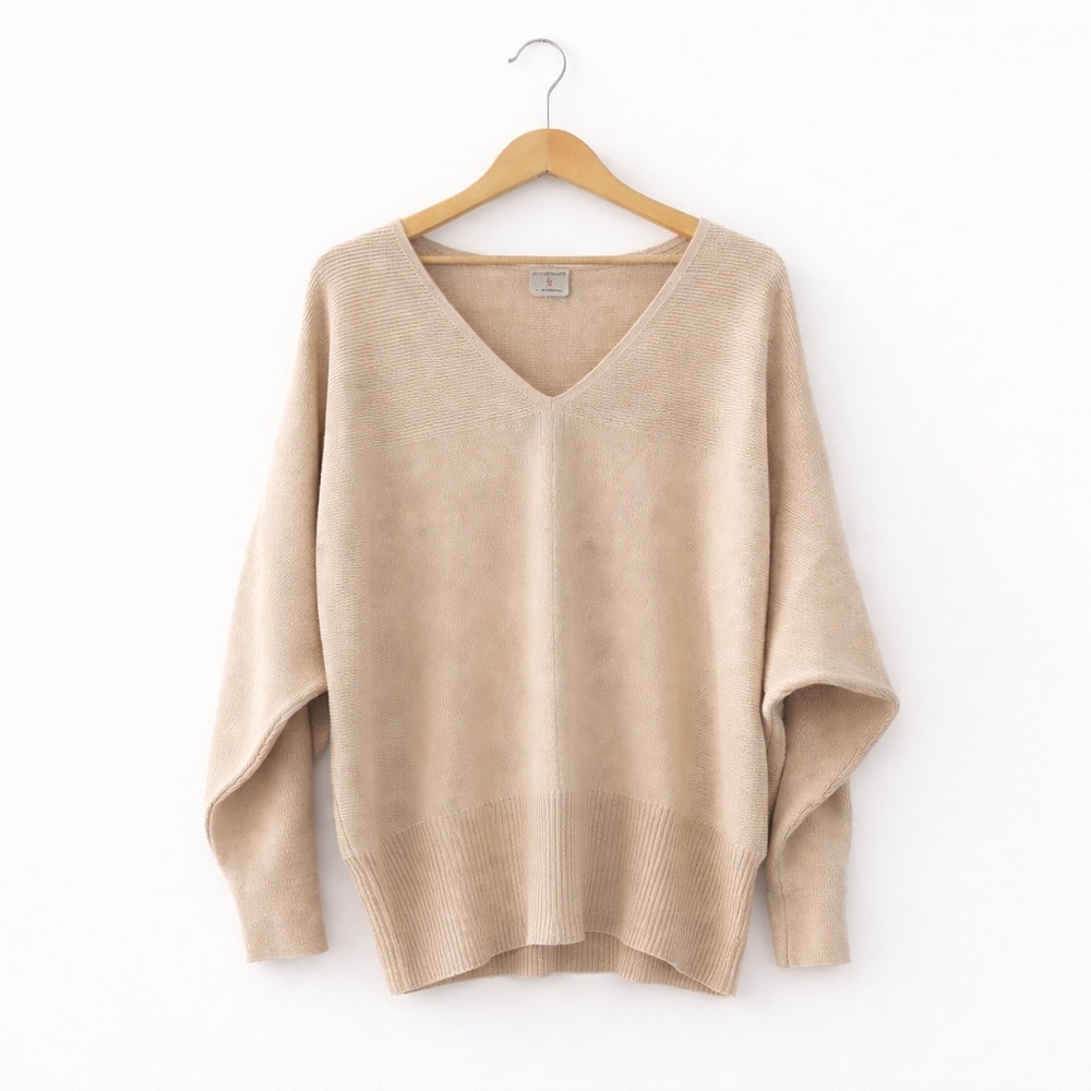 Athleisure by Sioni Beige V-Neck Sweater Large Lightweight Oversized